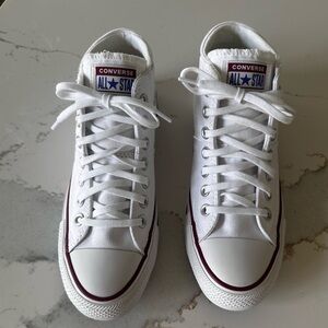 Great condition mid rise converse all stars